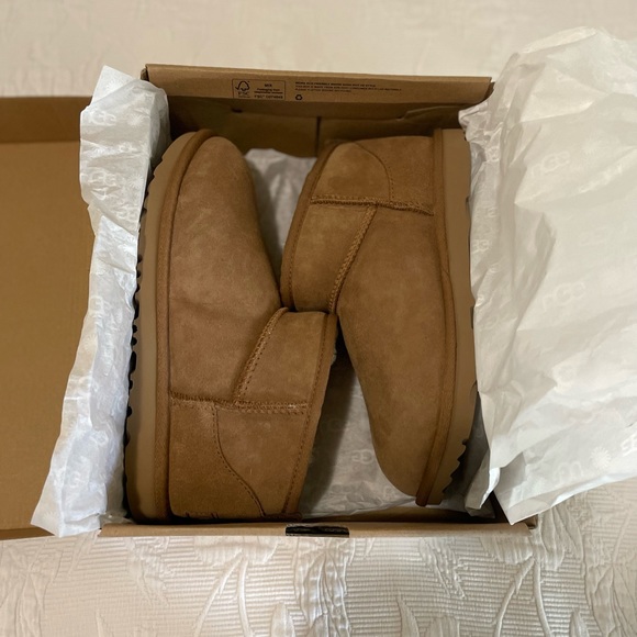UGG Chestnut Ultra Mini Women’s Size 7/ Kids Size 6 - New With Box - Picture 7 of 8